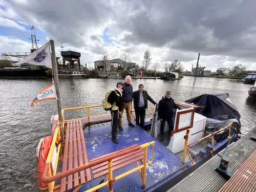 ontdek de overkant. lokale gids. schipper. goudasfalt. culturele broedplaats route